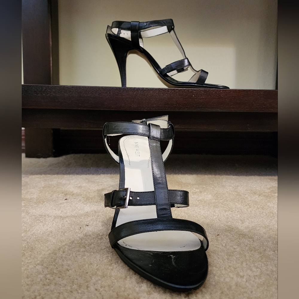 Nine West t-strap high heels size 8.5